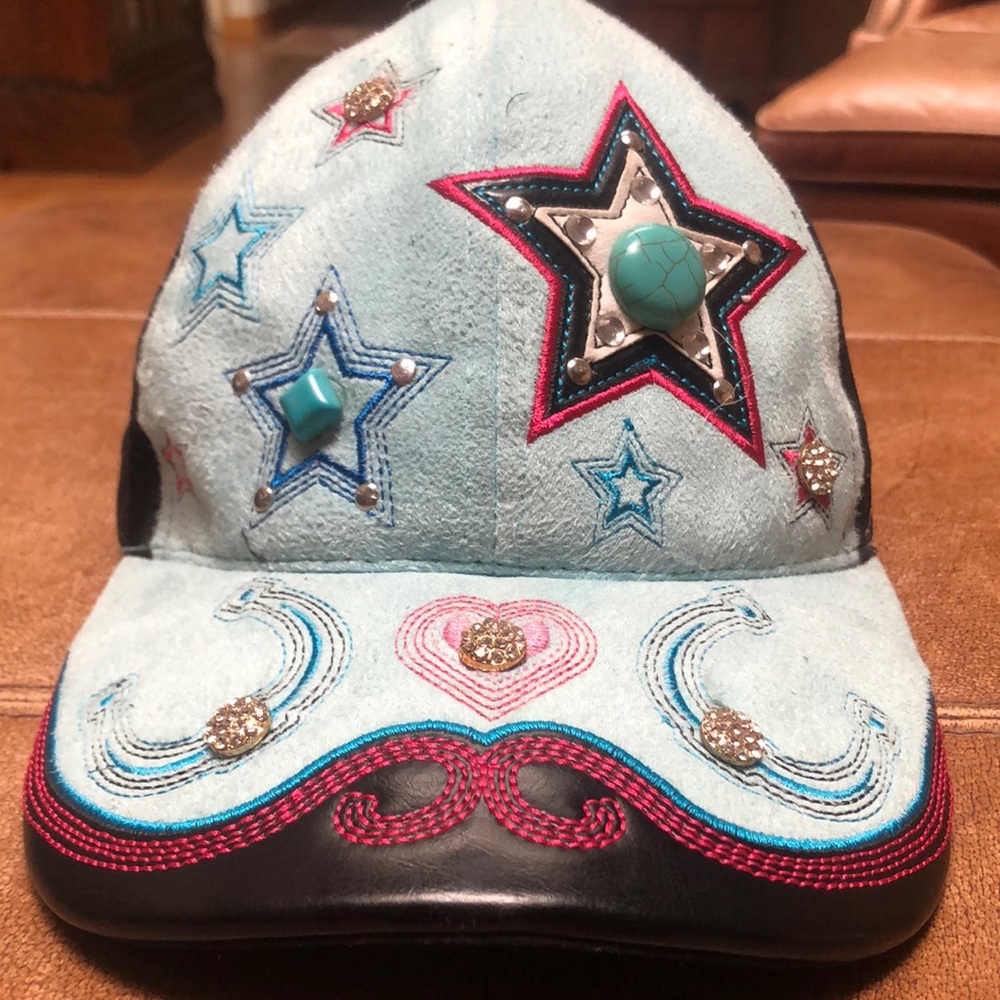 Heartland headwear ball cap. OS